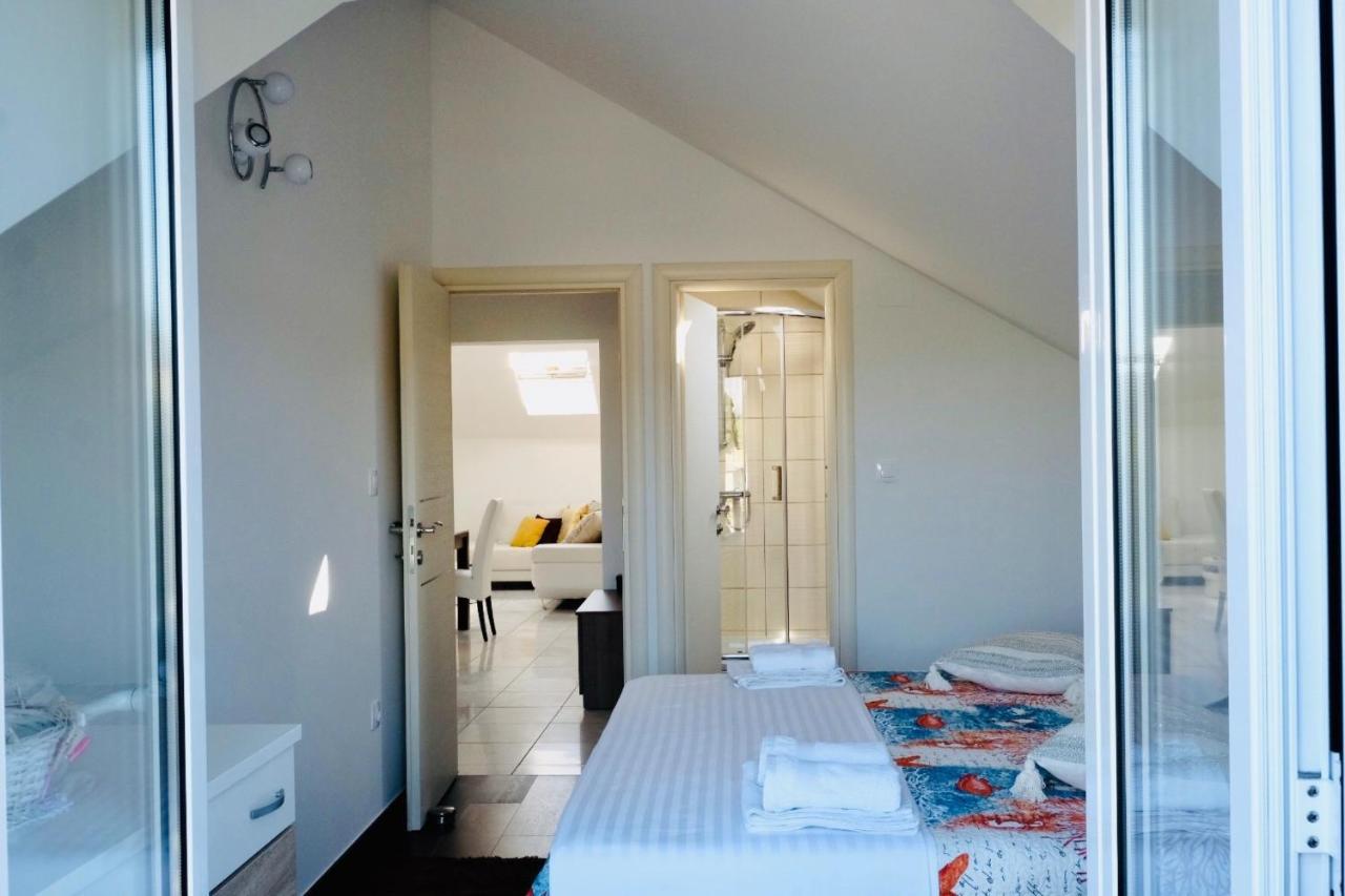 Villa Tonika Povlja  Exteriör bild